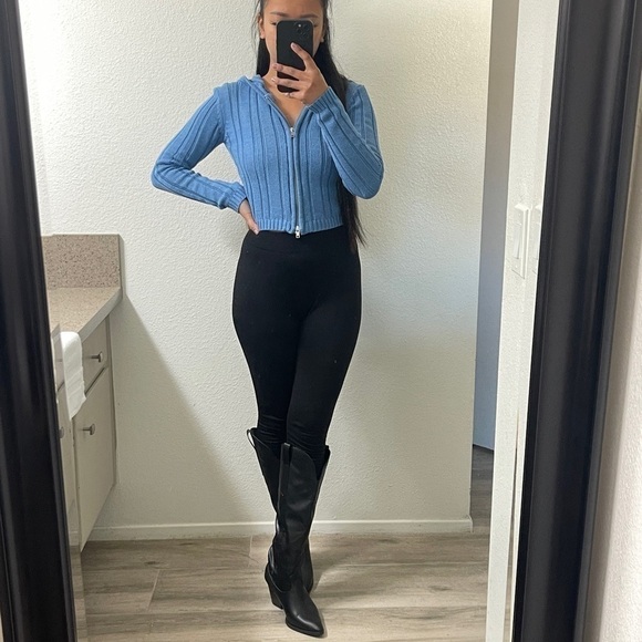 BIN#5 - FASHION NOVA Women’s Small Hooded Cropped Sweater - Picture 3 of 14